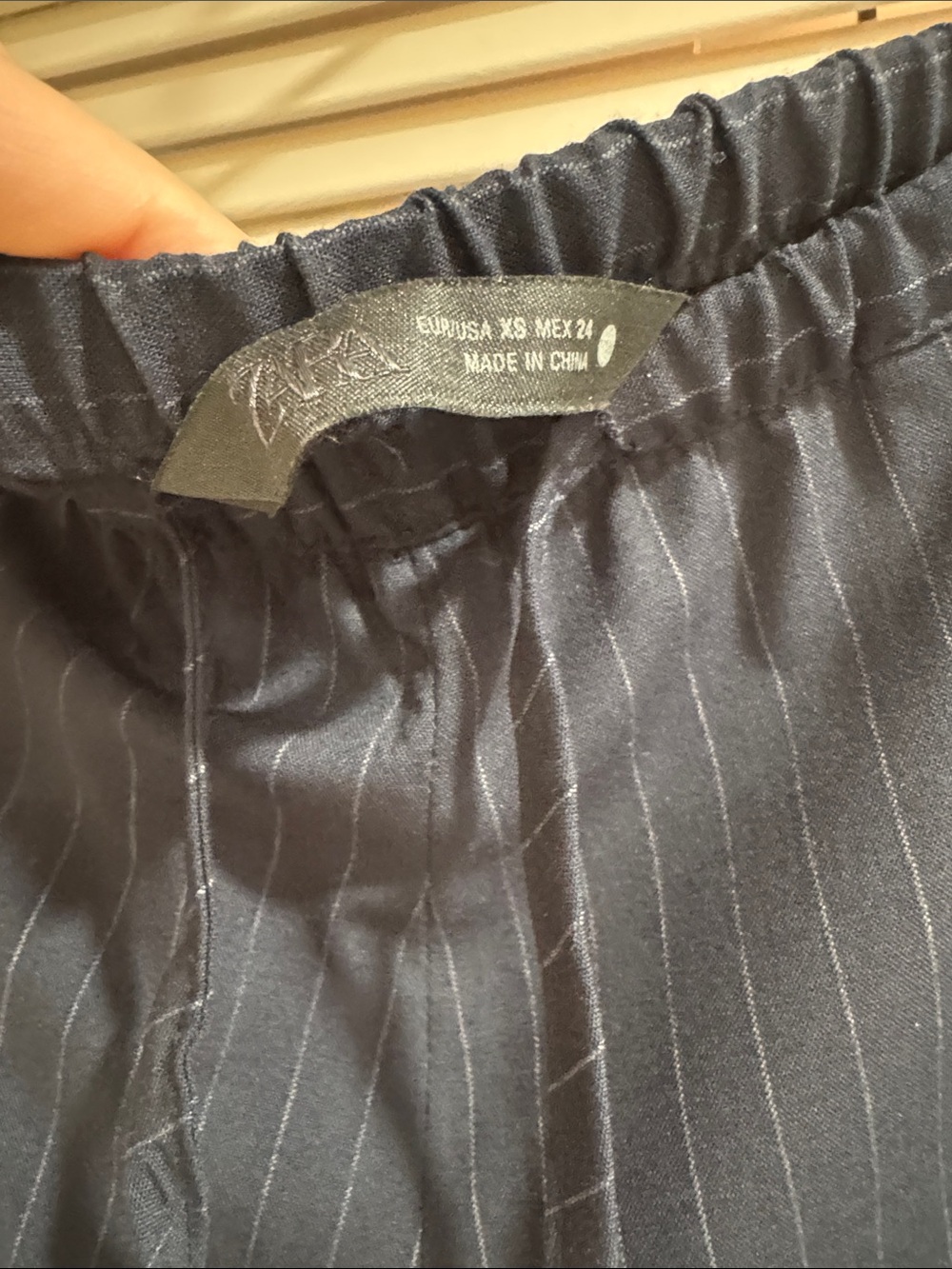 Zara Women's ZW Collection Limited Edition Navy Pinstripe Balloon pants - Picture 4 of 6